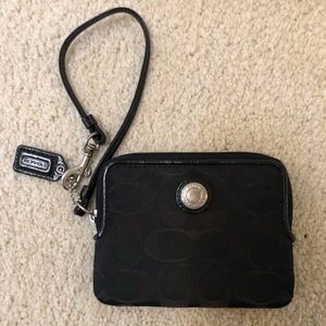COACH BLACK HAND-HELD WRISTLET COIN PURSE